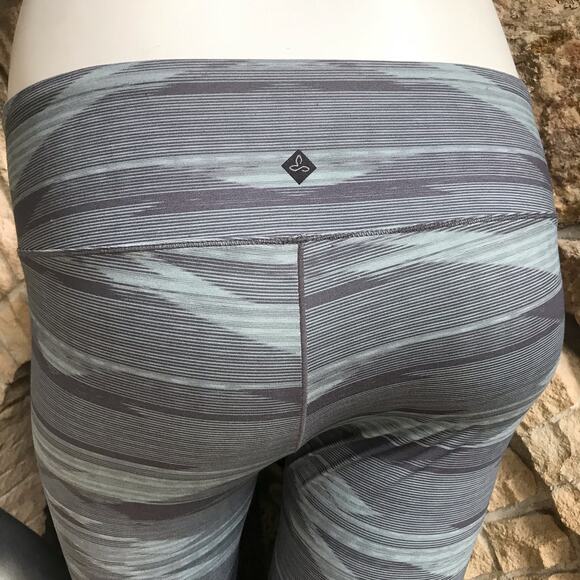 Prana Green Striped Yoga Cropped Leggings Women’s Size XL Style # W41180320 - Picture 5 of 9
